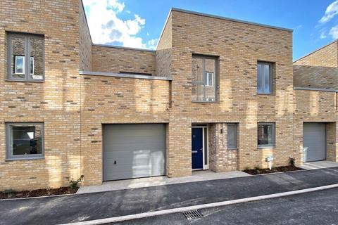 3 bedroom terraced house to rent, Headly Street, Cambridge CB1