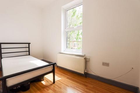2 bedroom flat to rent, Acton Lane, London