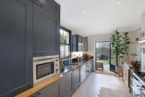 25 Allnutts Road, Epping, CM16 7BE