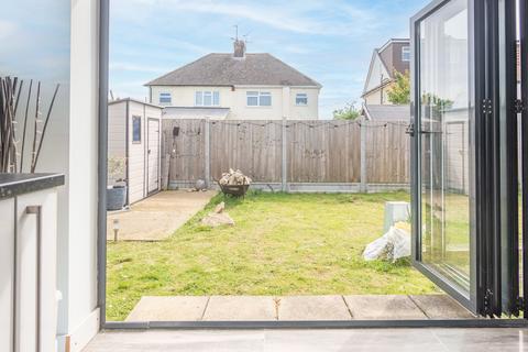3 bedroom semi-detached bungalow for sale, Rayleigh, Rayleigh SS6