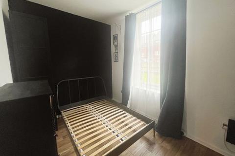2 bedroom apartment to rent, Fletcher Court, Radcliffe, Manchester