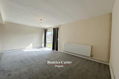 4 bedroom end of terrace house to rent, Walnut Close, Brandon IP27