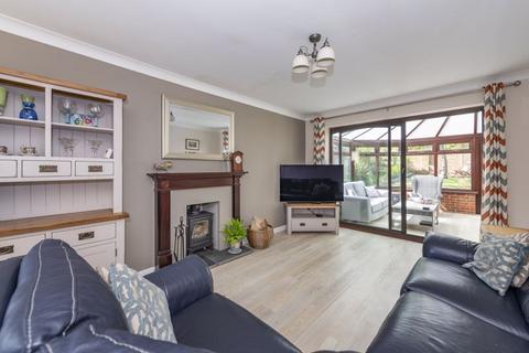 8 Bay Tree Close, Heathfield, TN21 8YG