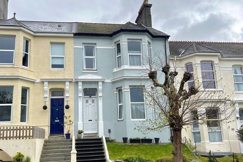 5 bedroom terraced house for sale, Greenbank Avenue, Lipson, Plymouth. A stunning 5 bedroomed terraced family home in tree lined road. Bags of Character