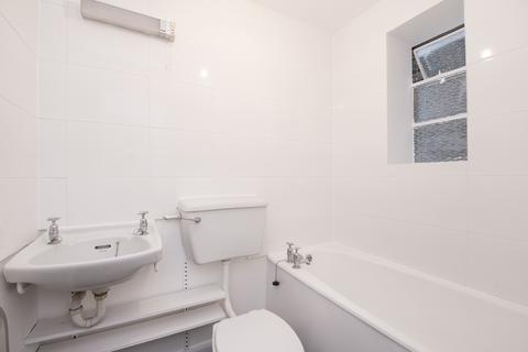 1 bedroom end of terrace house to rent, Windsor Road, London