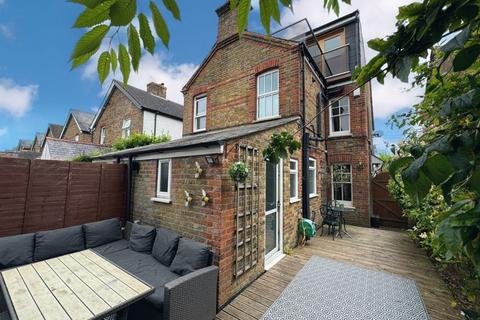 13 Furlong Road, Bourne End, SL8 5AE