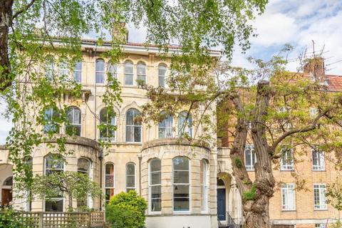 2 bedroom apartment to rent, Royal Park, Clifton, Bristol, BS8