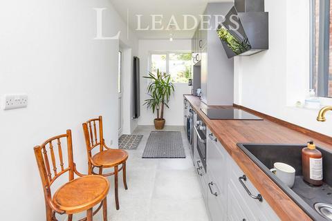 3 bedroom detached house to rent, Kenrick Road, NG3