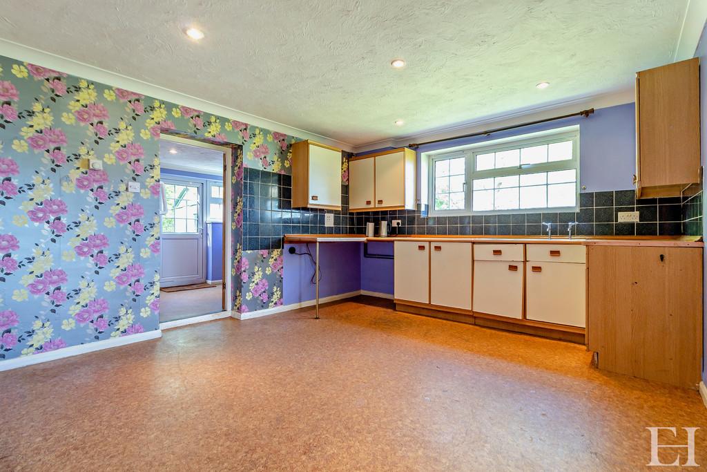 8593320-interior WM04-800