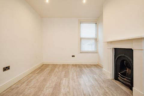 2 bedroom flat to rent, Ashdown Road