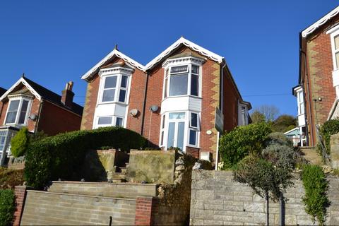 3 bedroom semi-detached house to rent, Gills Cliff Road, Ventnor