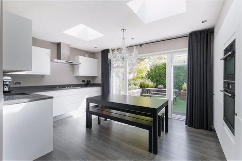 Flat 1, 21 Brighton Road, South Croydon, CR2 6EA