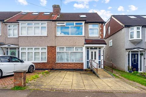 4 bedroom end of terrace house for sale, Molesey Drive, Sutton