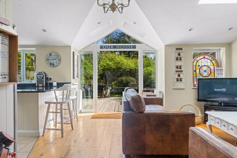 13 Hemingford Road, Sutton, SM3 8HG