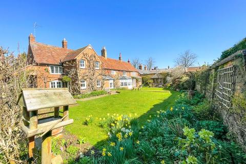 5 bedroom character property for sale, Aylesbury Road, Leighton Buzzard LU7