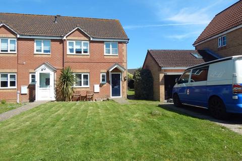 3 bedroom end of terrace house to rent, Spinnaker Close, Cowes