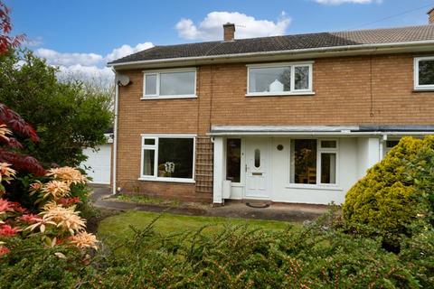 16 Brampton Close, Cookley, Kidderminster, DY10 3TW