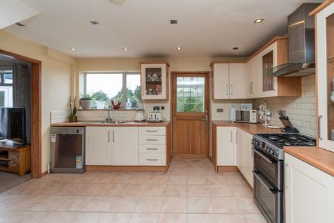 16 Brampton Close, Cookley, Kidderminster, DY10 3TW