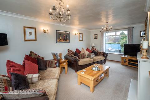 16 Brampton Close, Cookley, Kidderminster, DY10 3TW
