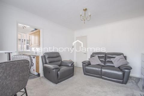 212a Eversley Avenue, Bexleyheath, DA7 6SW