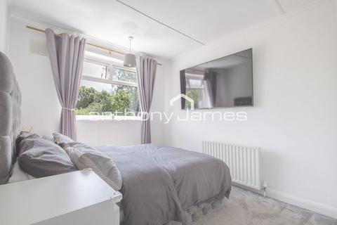 212a Eversley Avenue, Bexleyheath, DA7 6SW