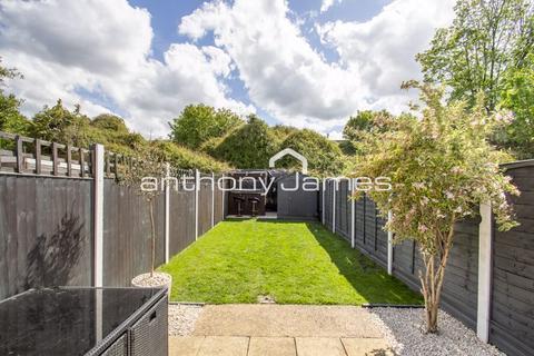 212a Eversley Avenue, Bexleyheath, DA7 6SW