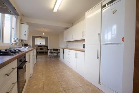 6 bedroom terraced house to rent, Mackintosh Place, Cardiff CF24