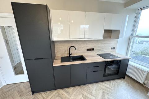 2 bedroom flat to rent, Holburn Street, City Centre, Aberdeen, AB10