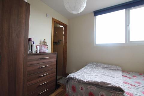 3 bedroom apartment to rent, Richards Street, Cardiff CF24