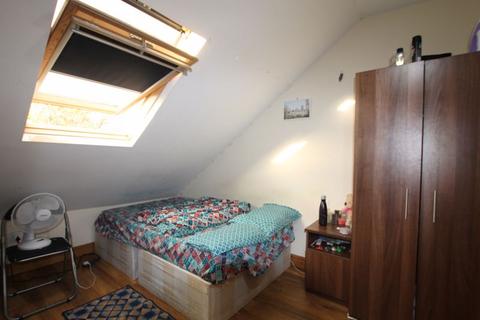 3 bedroom apartment to rent, Richards Street, Cardiff CF24