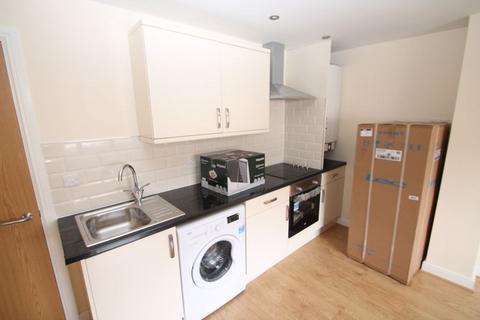 2 bedroom apartment to rent, North Road, Cardiff CF14