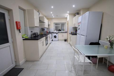8 bedroom terraced house to rent, Colum Road, Cardiff CF10