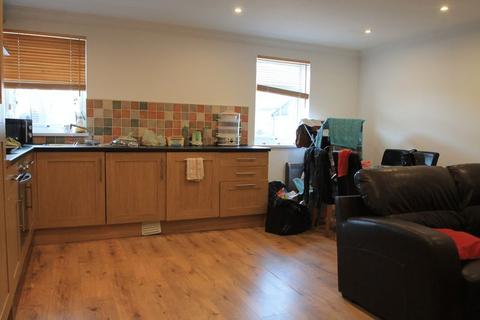 4 bedroom apartment to rent, Newport Road, Cardiff CF24