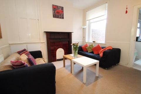 4 bedroom terraced house to rent, Gelligaer Street, Cardiff CF24