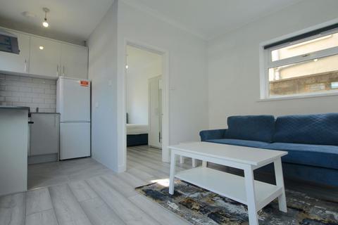 1 bedroom apartment to rent, Daniel Street, Cardiff CF24