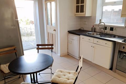 5 bedroom terraced house to rent, Africa Gardens, Cardiff CF14