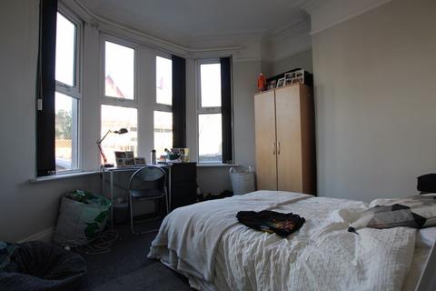 8 bedroom terraced house to rent, Pen-Y-Wain Road, Cardiff CF24