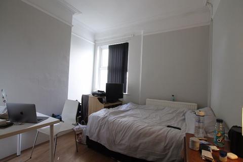 8 bedroom terraced house to rent, Pen-Y-Wain Road, Cardiff CF24