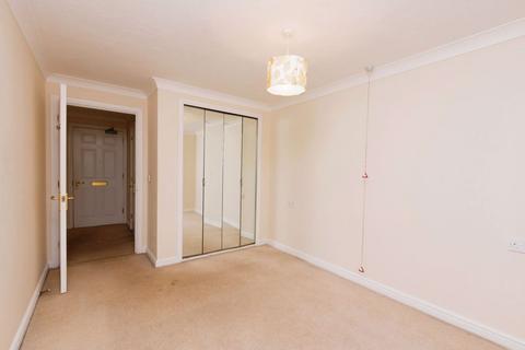 2 bedroom flat for sale, Victoria Road, Farnborough GU14
