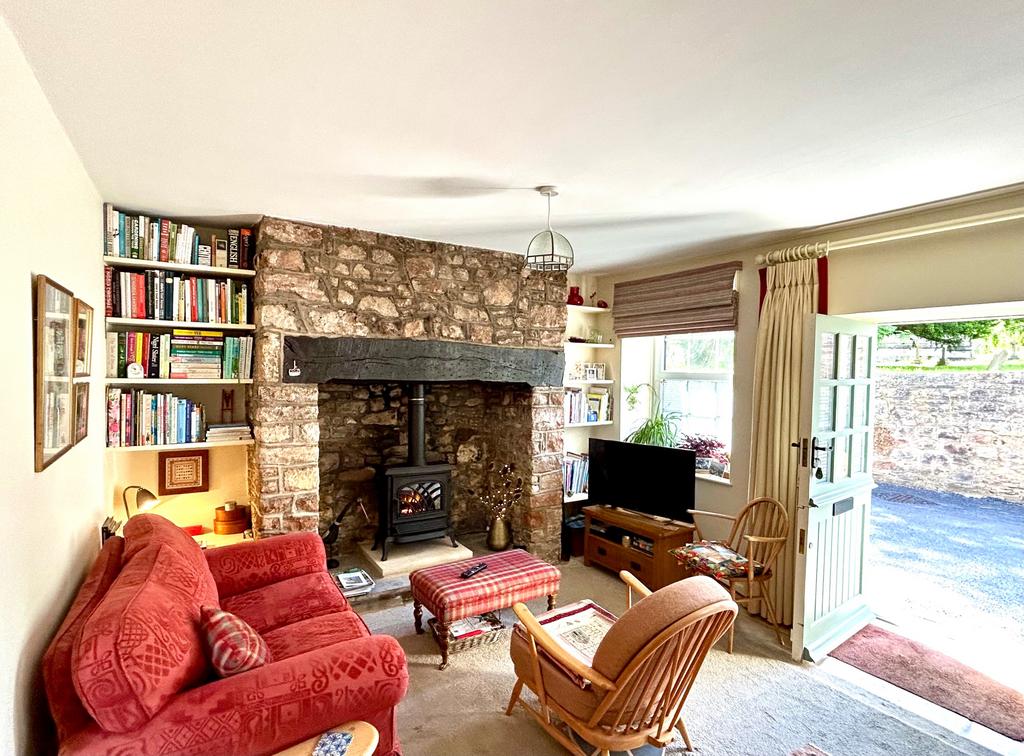 Chew Magna, Bristol BS40 2 bed cottage for sale £375,000