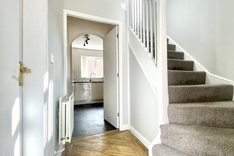 3 bedroom semi-detached house for sale, Chesterton Drive, Stratford-upon-Avon CV37