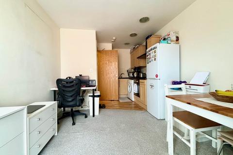 1 bedroom flat to rent, Ahlux Court , Millwright street ,