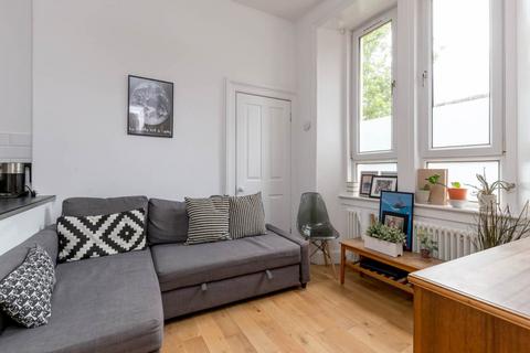 1 bedroom flat to rent, Waverley Park, Abbeyhill, Edinburgh