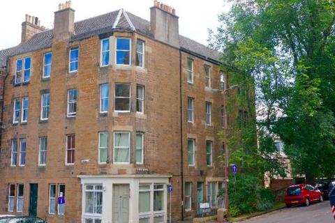 3 bedroom flat to rent, Roseneath Place, Marchmont, Edinburgh