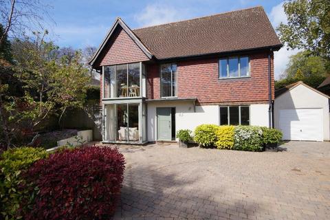 Coombe Drove, Steyning, West Sussex, BN44 3PW