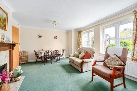 2 bedroom flat for sale, Glebelands, Rectory Fields, Cranbrook, Kent, TN17 3JB