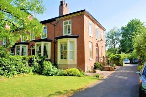 5 bedroom end of terrace house for sale, Northenden Road, Sale, Cheshire, M33