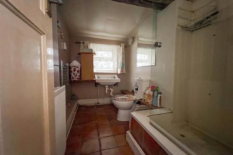 21 Gladys Road, Birmingham, B25 8BX