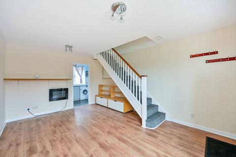 2 bedroom terraced house to rent, Heathfields Court, Hounslow, TW4