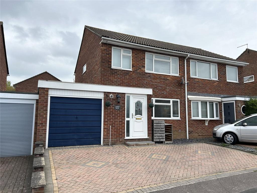 Lower Fairmead Road, Yeovil, BA21 3 bed semi-detached house - £250,000